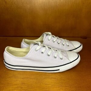 Converse Women's Light Purple Dainty Sneakers